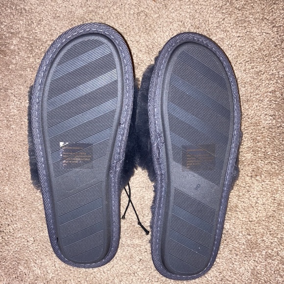 Steve Madden Slippers - Picture 2 of 2